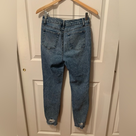 Tinseltown Ripped Jeans - Picture 2 of 3